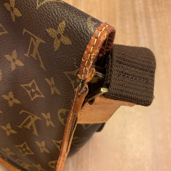 Authentic Louis Vuitton Brown Monogram Messenger Bag - Picture 12 of 16